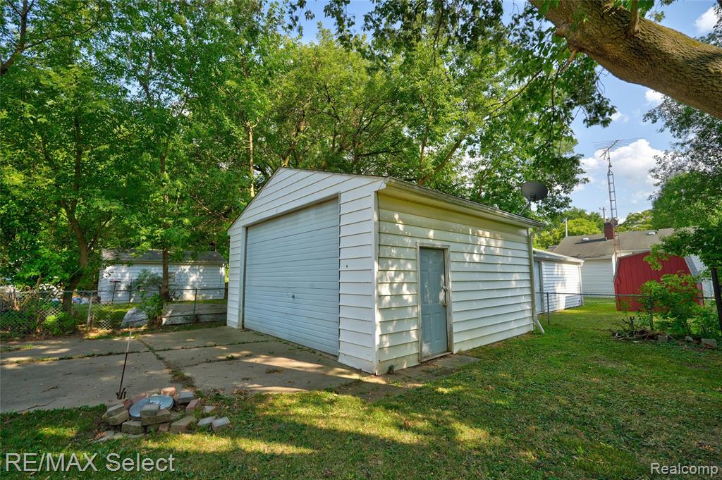 1519 Lincoln Avenue Property Photo 6