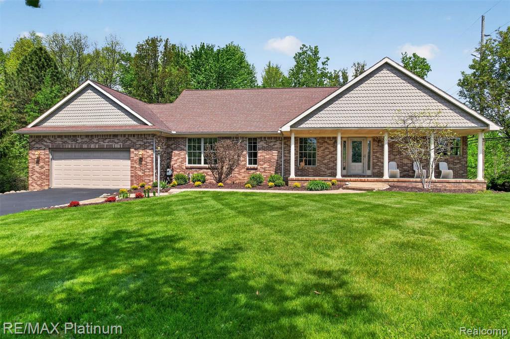 59360 Foxpointe Lane Property Photo 1