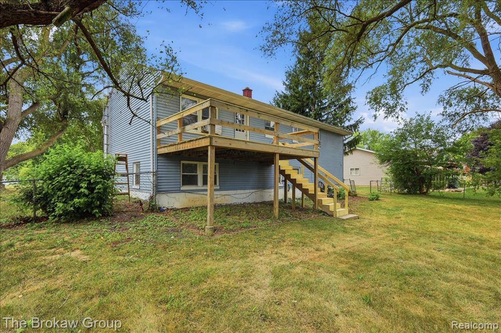 10431 Davison Road Property Photo 6