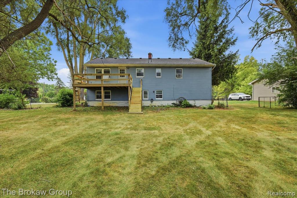 10431 Davison Road Property Photo 7