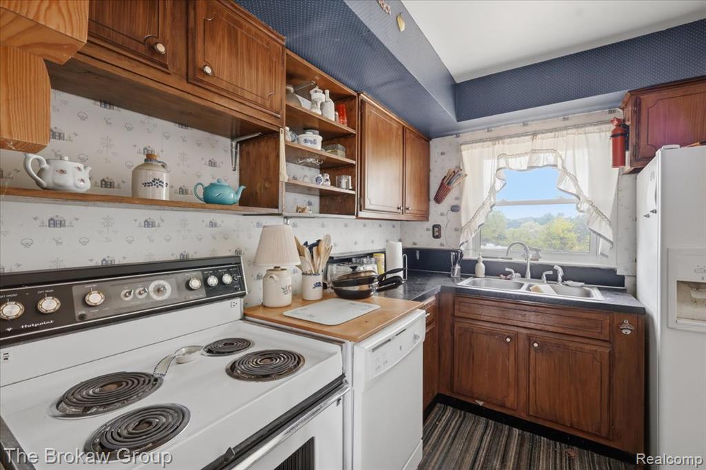10431 Davison Road Property Photo 18