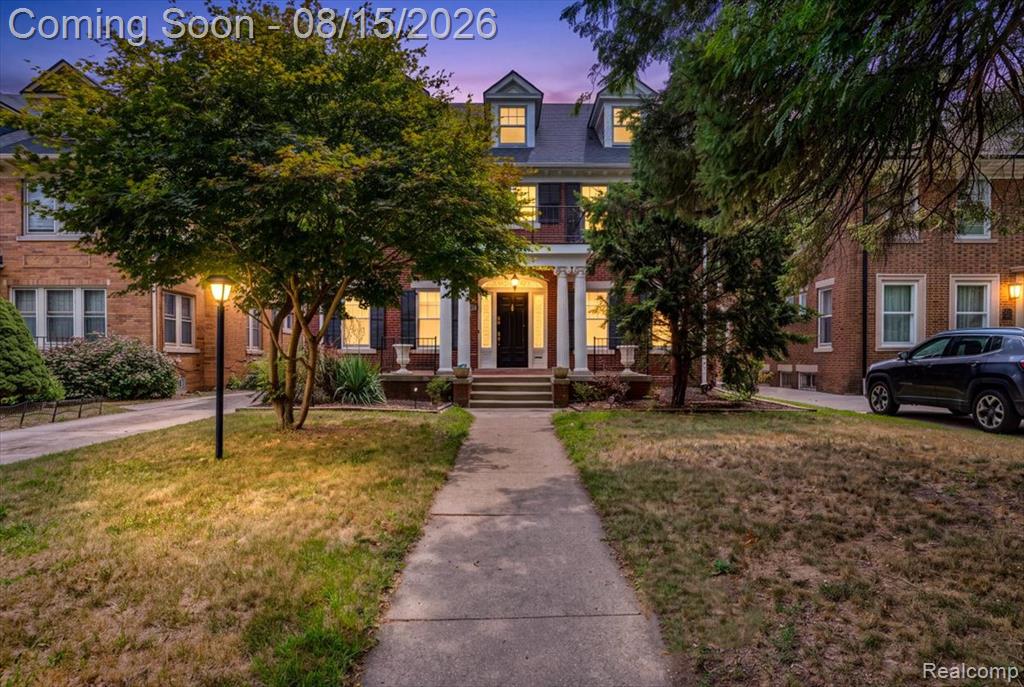 2007 W Boston Boulevard Property Photo 1