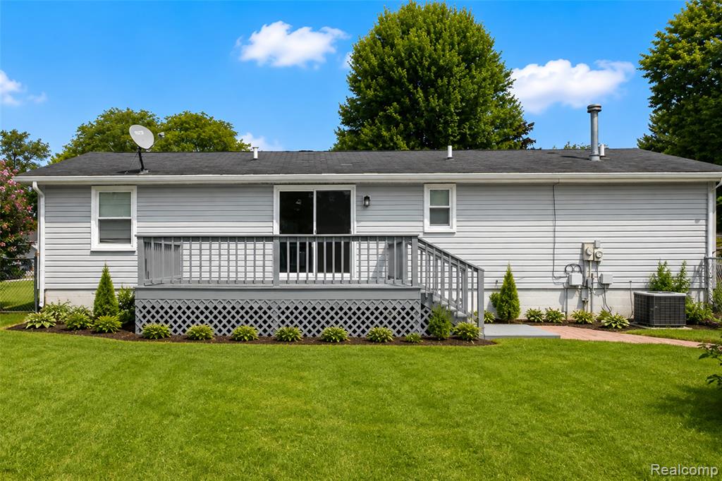15060 Michael Street Property Photo 8