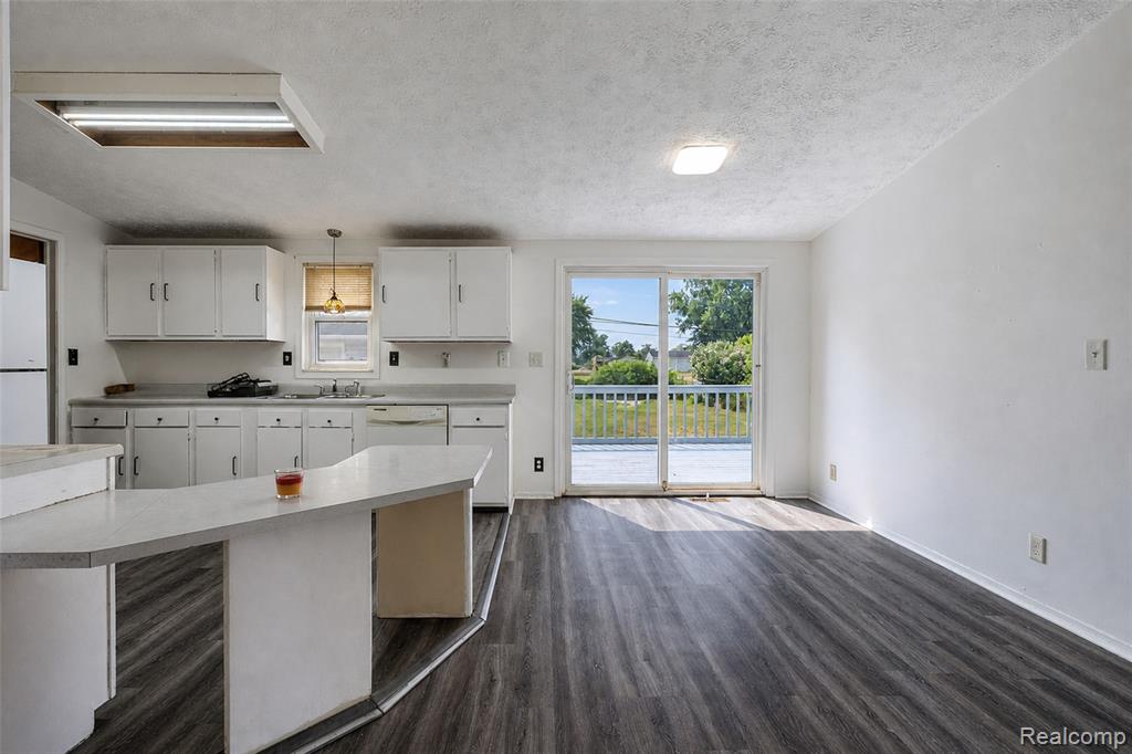 15060 Michael Street Property Photo 13