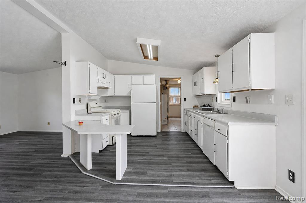 15060 Michael Street Property Photo 15