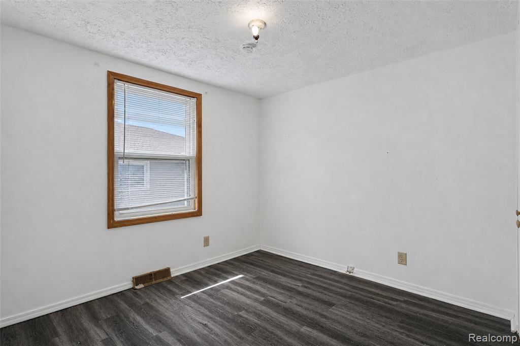 15060 Michael Street Property Photo 21