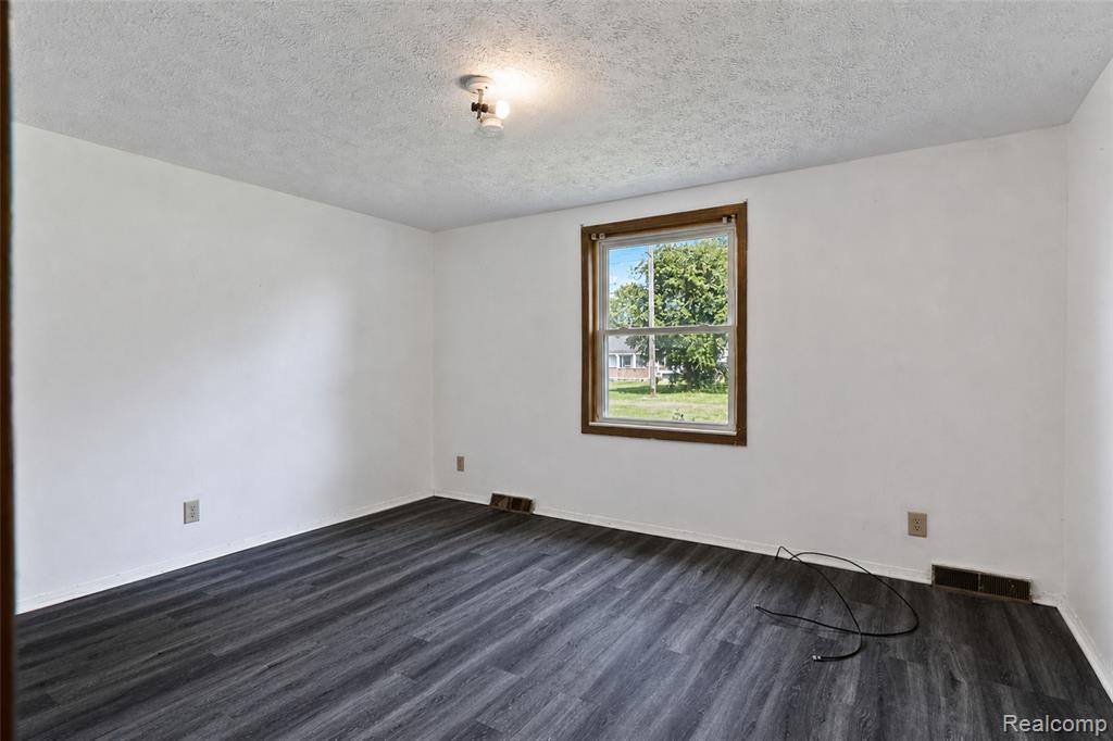 15060 Michael Street Property Photo 23
