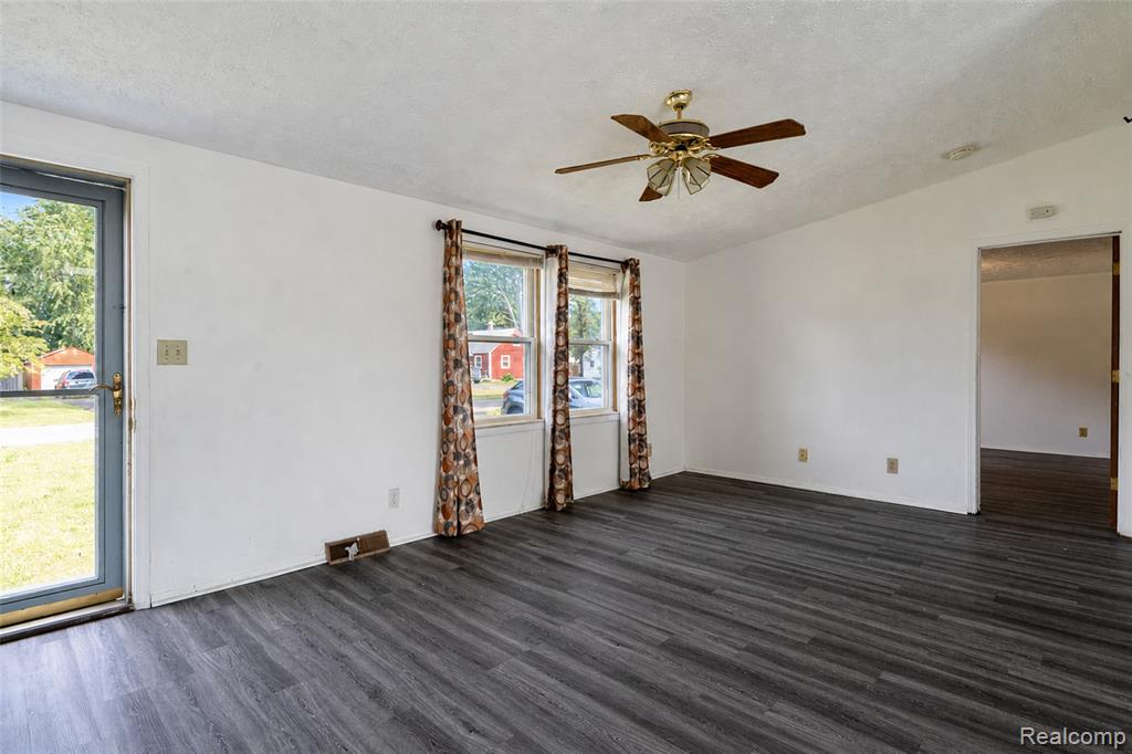 15060 Michael Street Property Photo 27