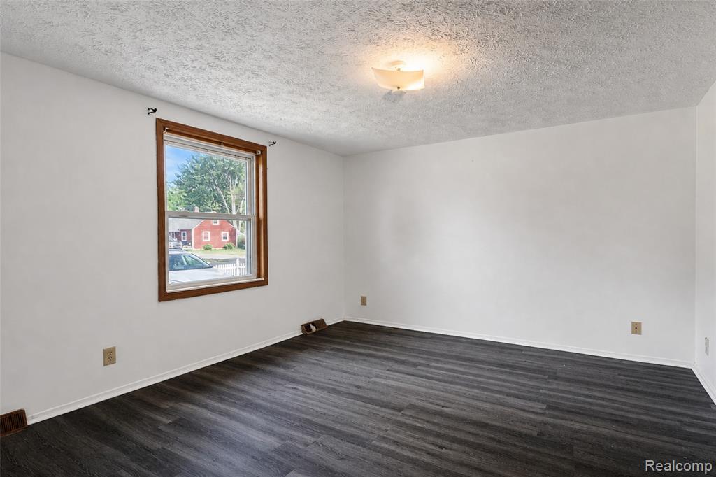 15060 Michael Street Property Photo 29