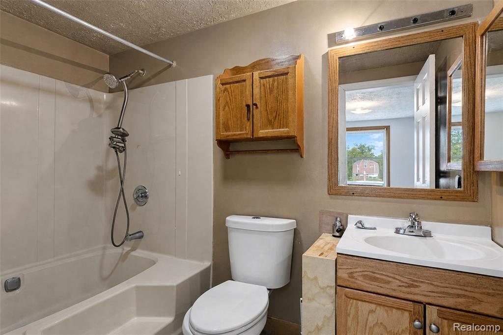 15060 Michael Street Property Photo 31