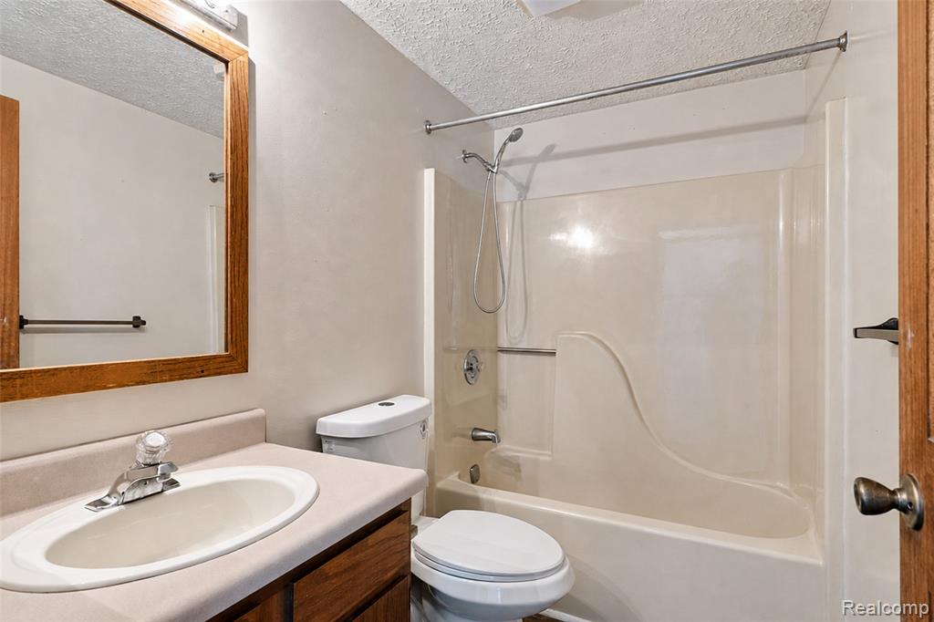 15060 Michael Street Property Photo 32