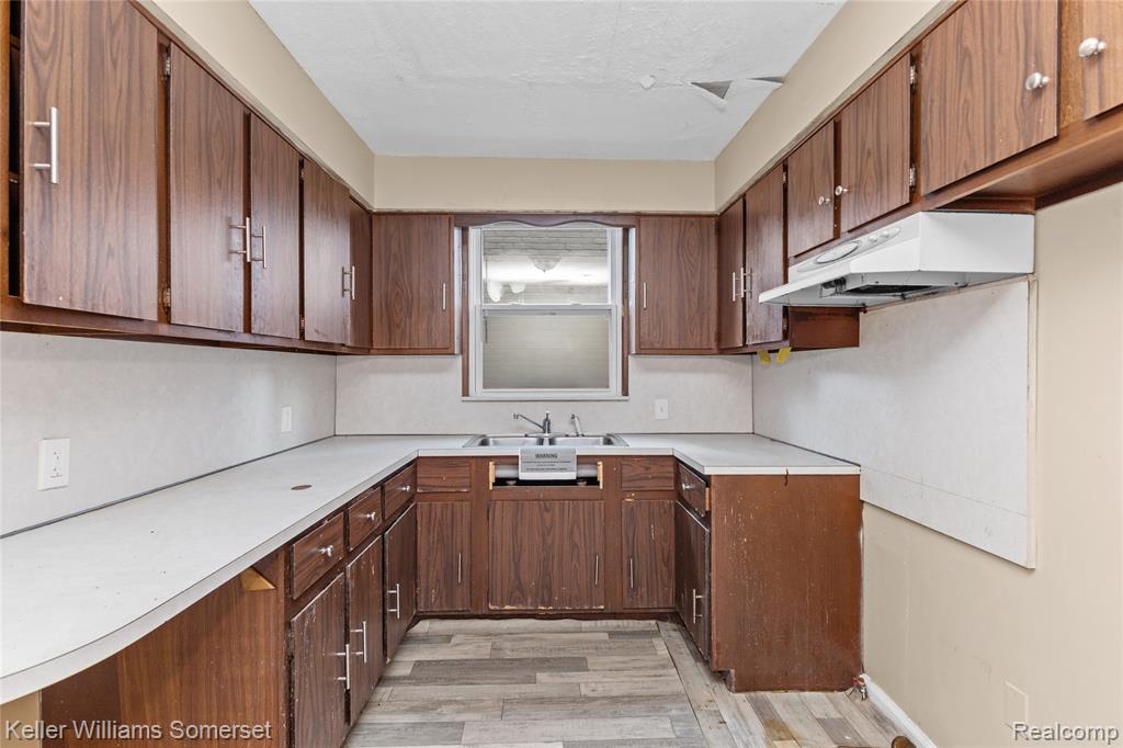 15470 Mapleridge Street Property Photo 10