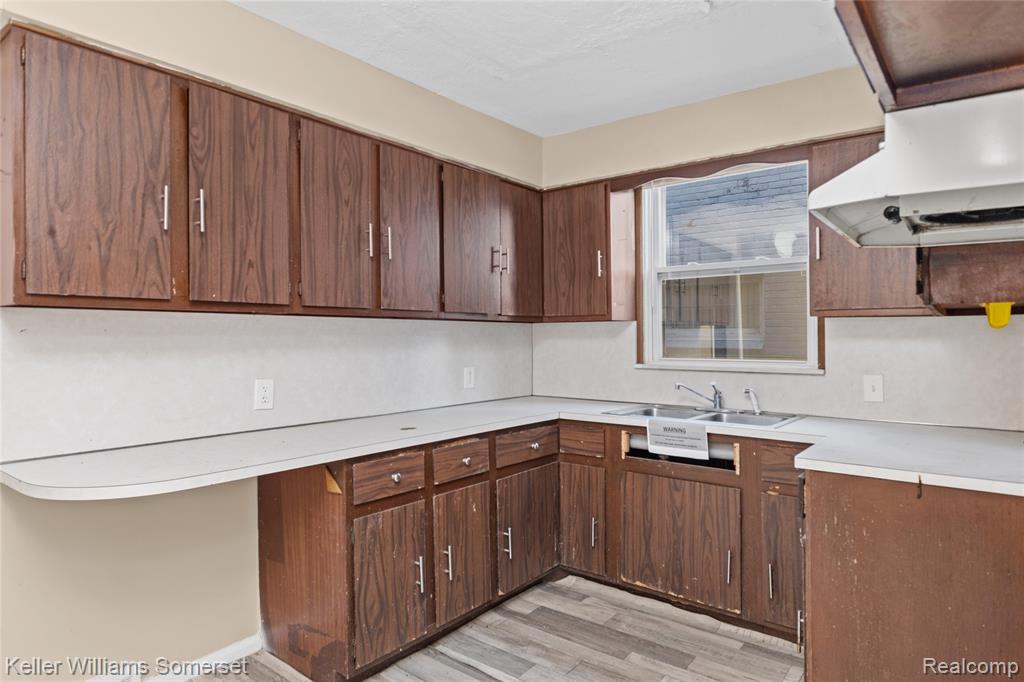 15470 Mapleridge Street Property Photo 11