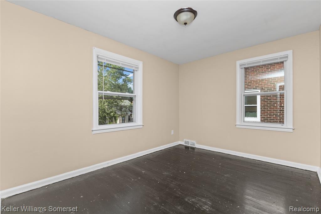15470 Mapleridge Street Property Photo 14