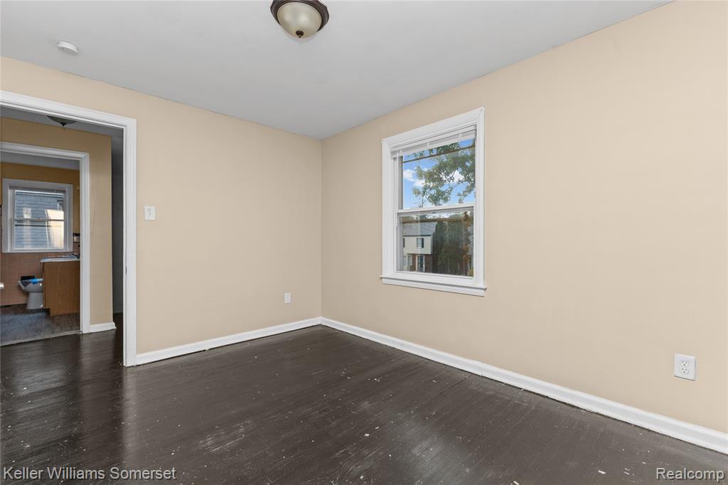 15470 Mapleridge Street Property Photo 16