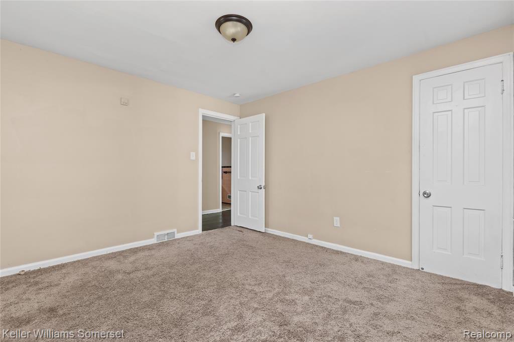 15470 Mapleridge Street Property Photo 18
