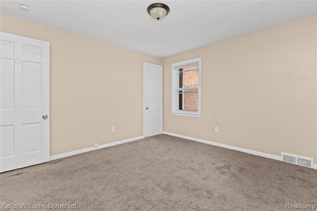 15470 Mapleridge Street Property Photo 19