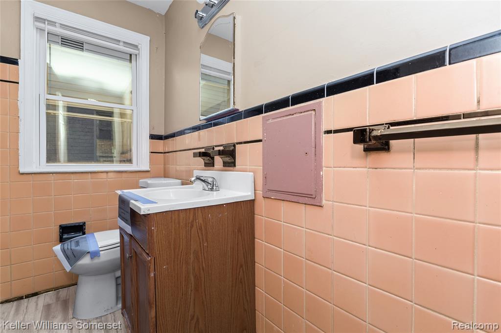 15470 Mapleridge Street Property Photo 23