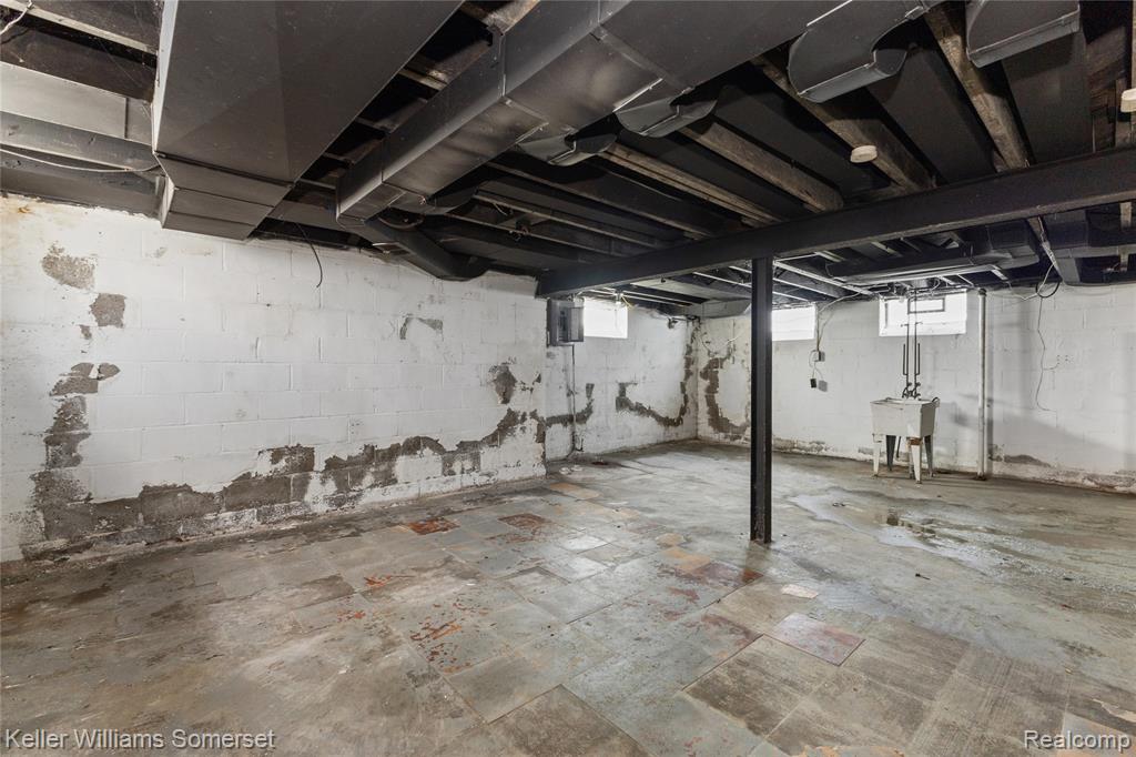 15470 Mapleridge Street Property Photo 25