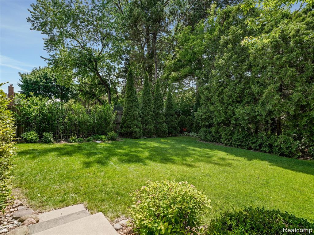 5057 Prentis Drive Property Photo 3