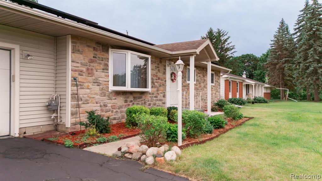 3882 Okemos Road Property Photo 1