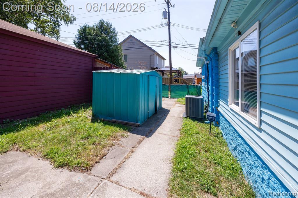 54 Walnut Street Property Photo 7