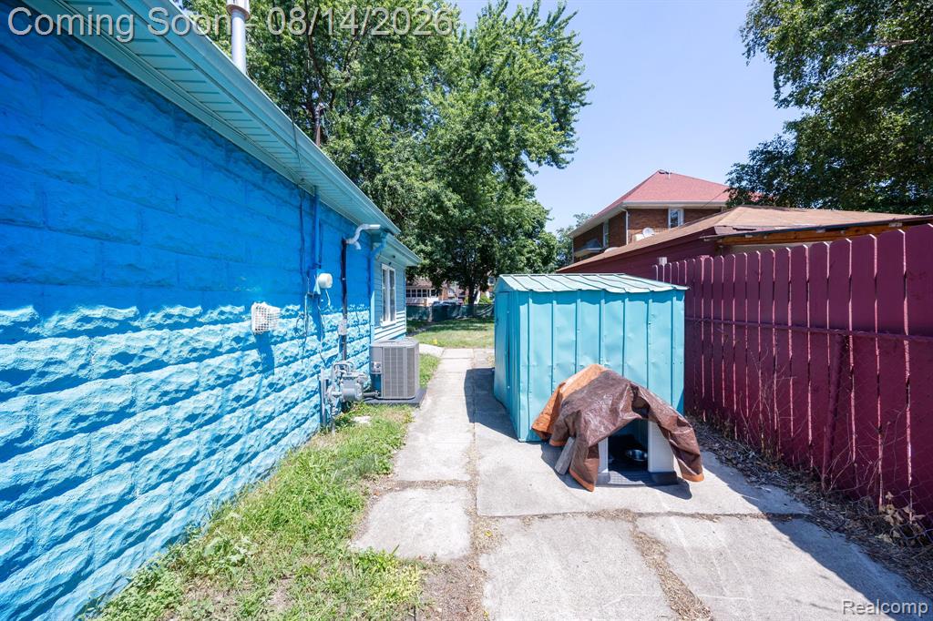 54 Walnut Street Property Photo 8