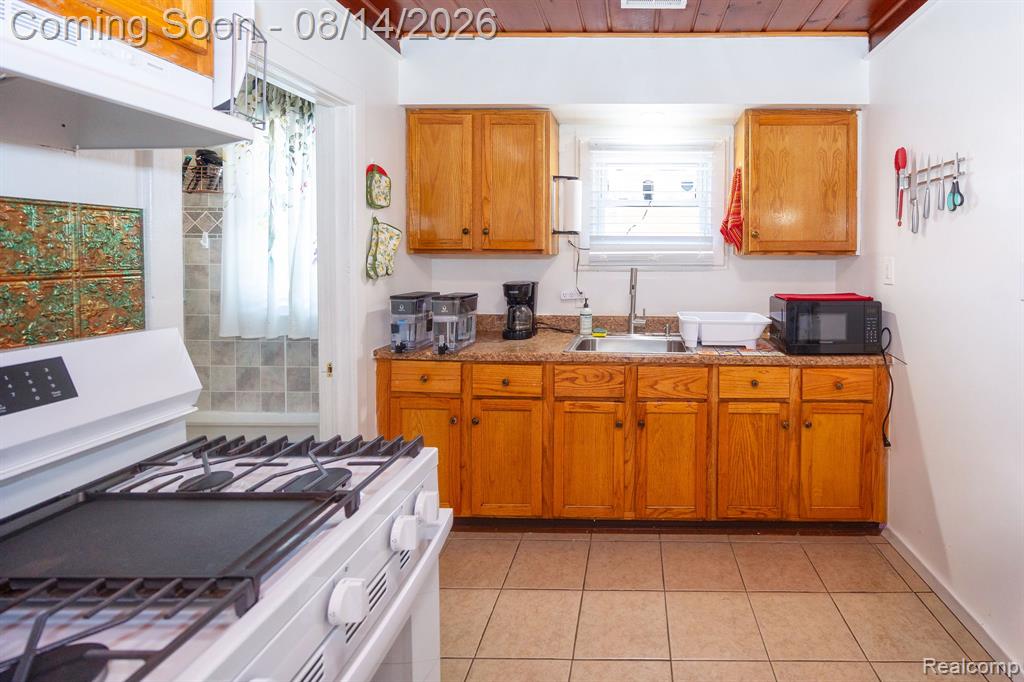 54 Walnut Street Property Photo 18