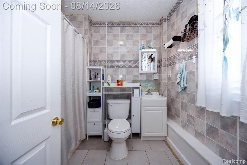 54 Walnut Street Property Photo 19