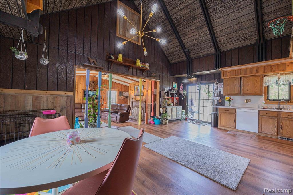 9160 Steffas Road Property Photo 6