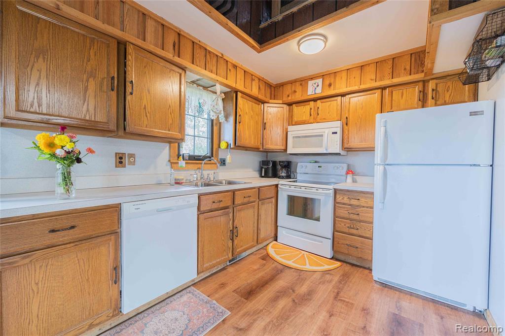 9160 Steffas Road Property Photo 9