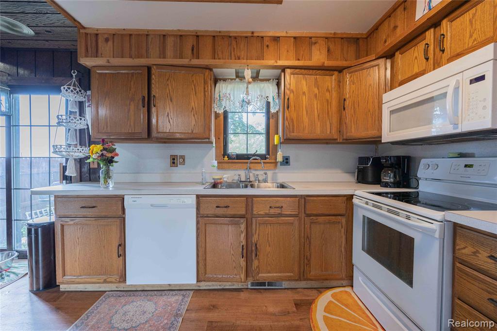 9160 Steffas Road Property Photo 10