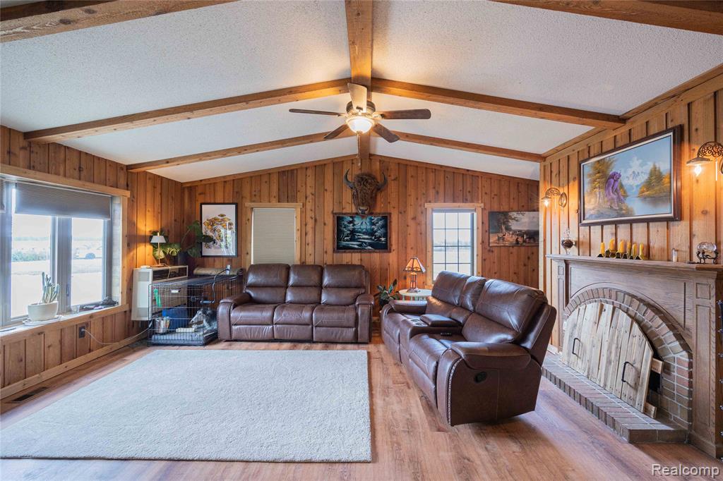 9160 Steffas Road Property Photo 12