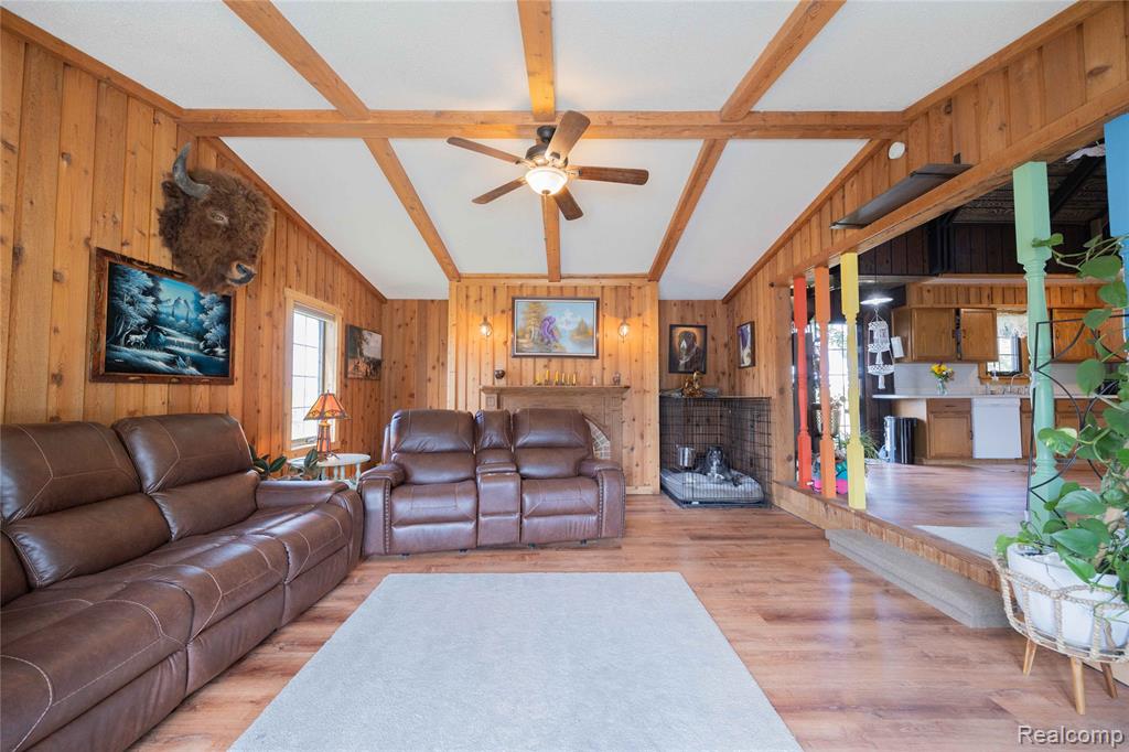 9160 Steffas Road Property Photo 13