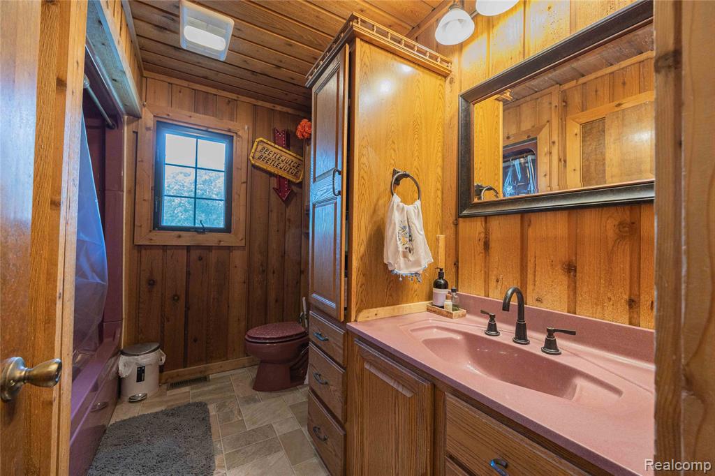 9160 Steffas Road Property Photo 17
