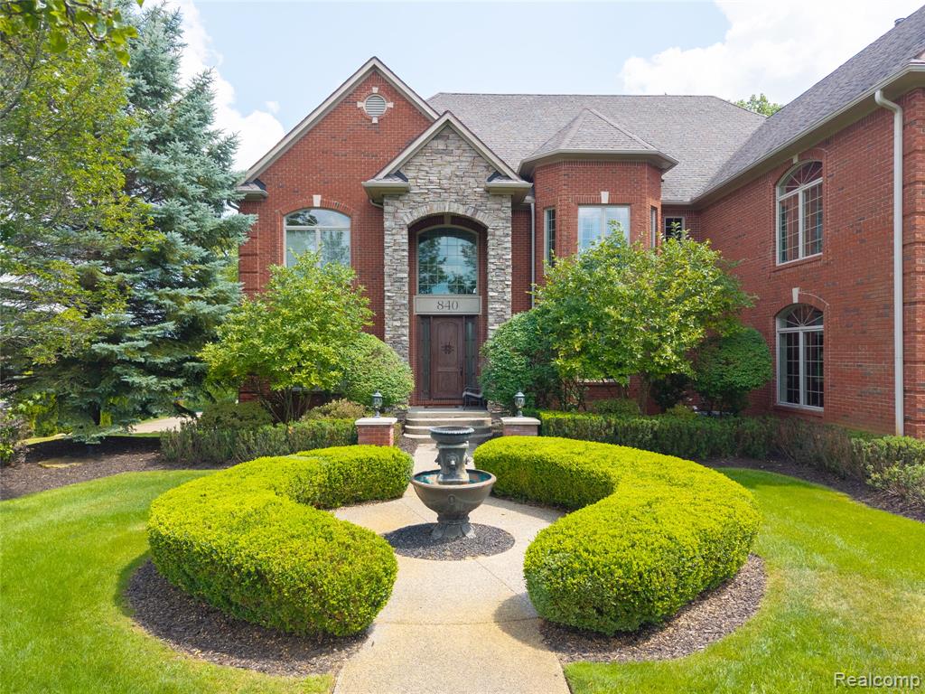 840 High View Court