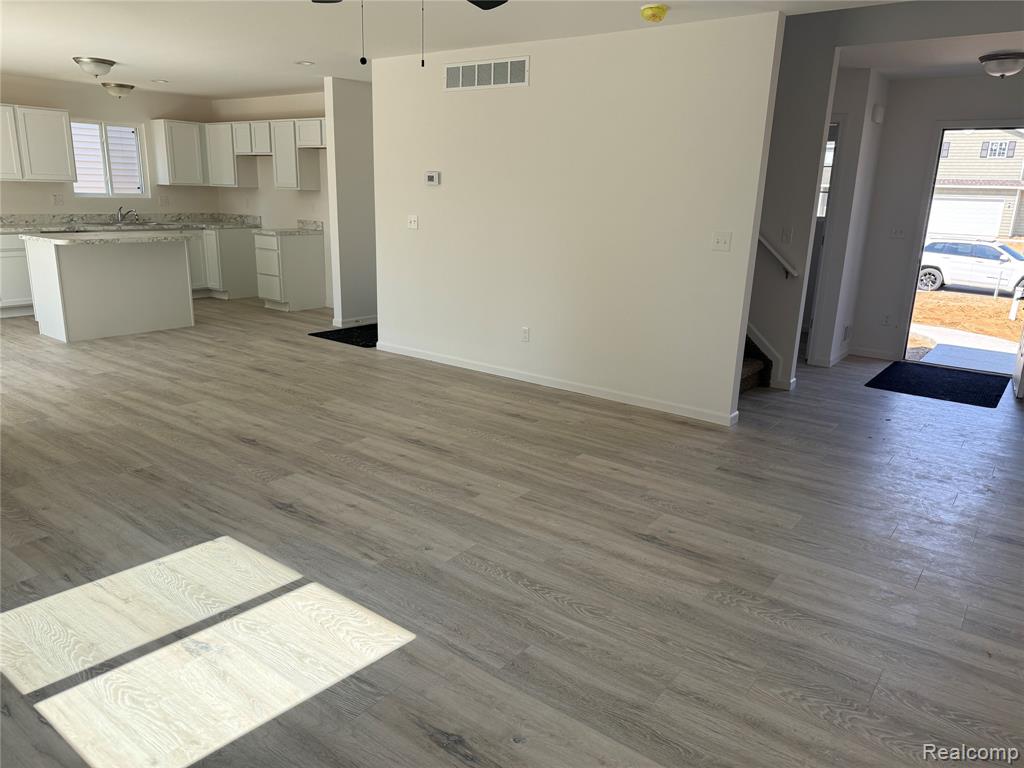 5755 Copper Tree Park Property Photo 3