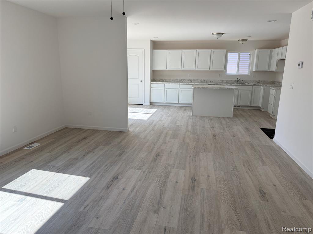 5755 Copper Tree Park Property Photo 4