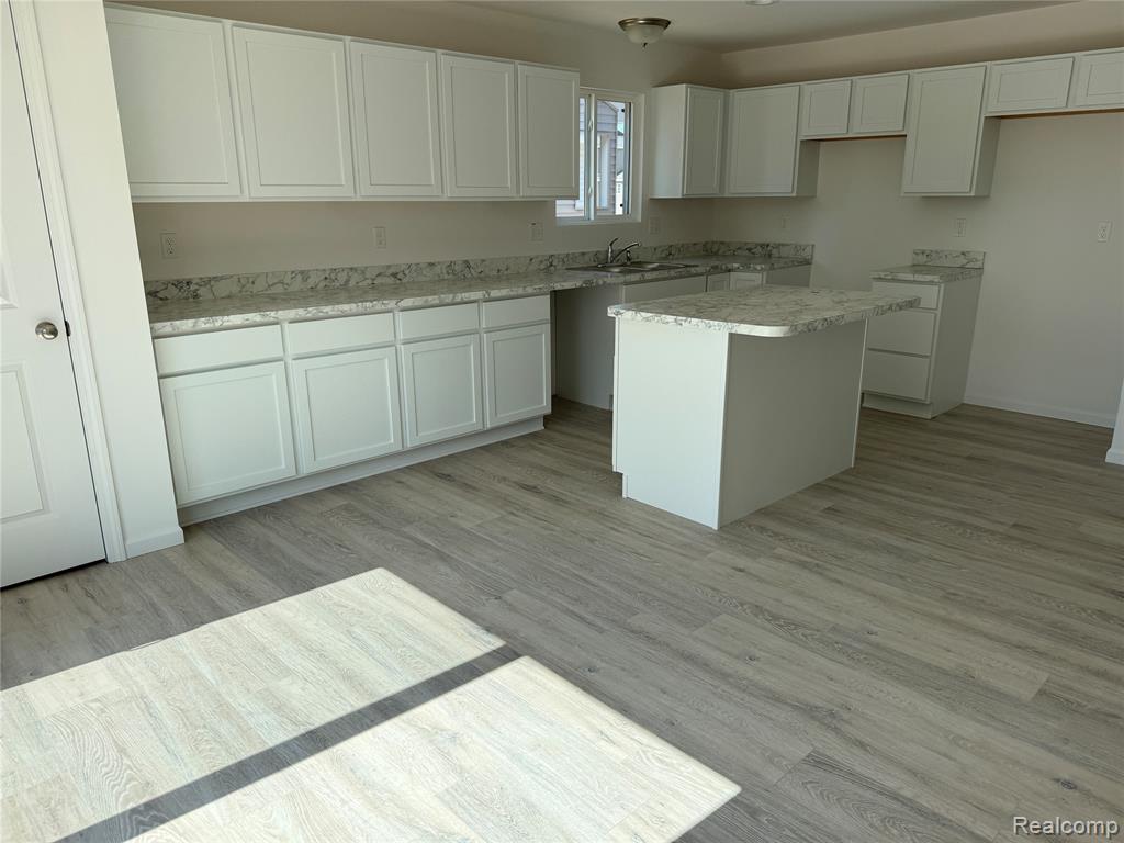 5755 Copper Tree Park Property Photo 6
