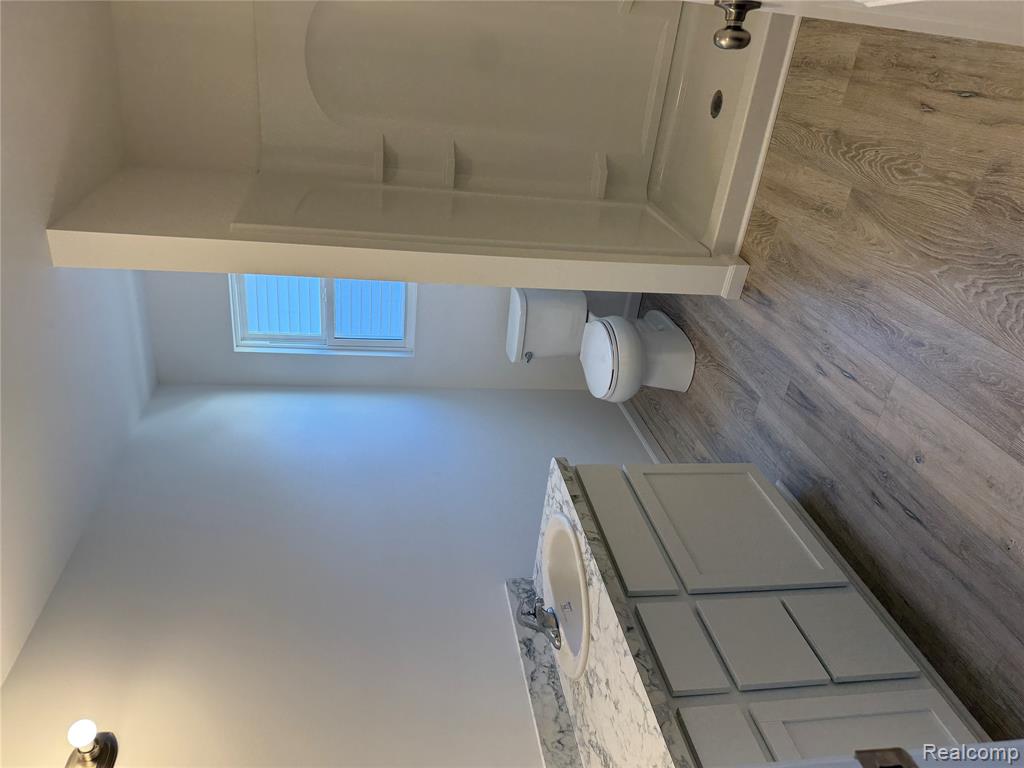 5755 Copper Tree Park Property Photo 13