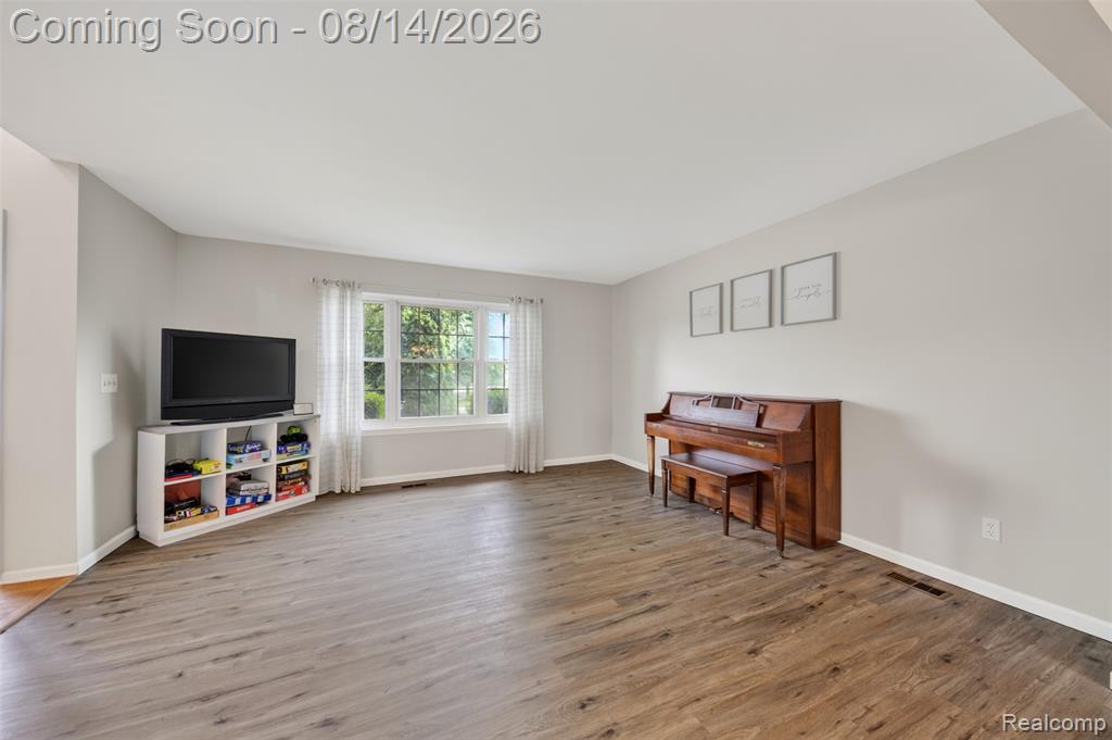 1613 Oak Squire Court Property Photo 8