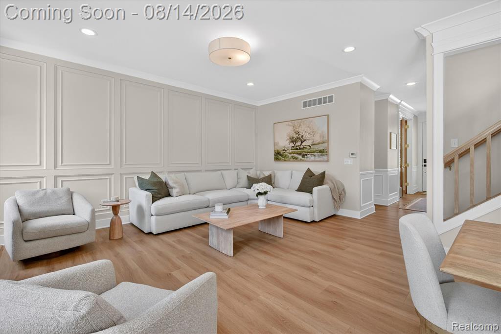 9295 Elmhurst Avenue Property Photo 9