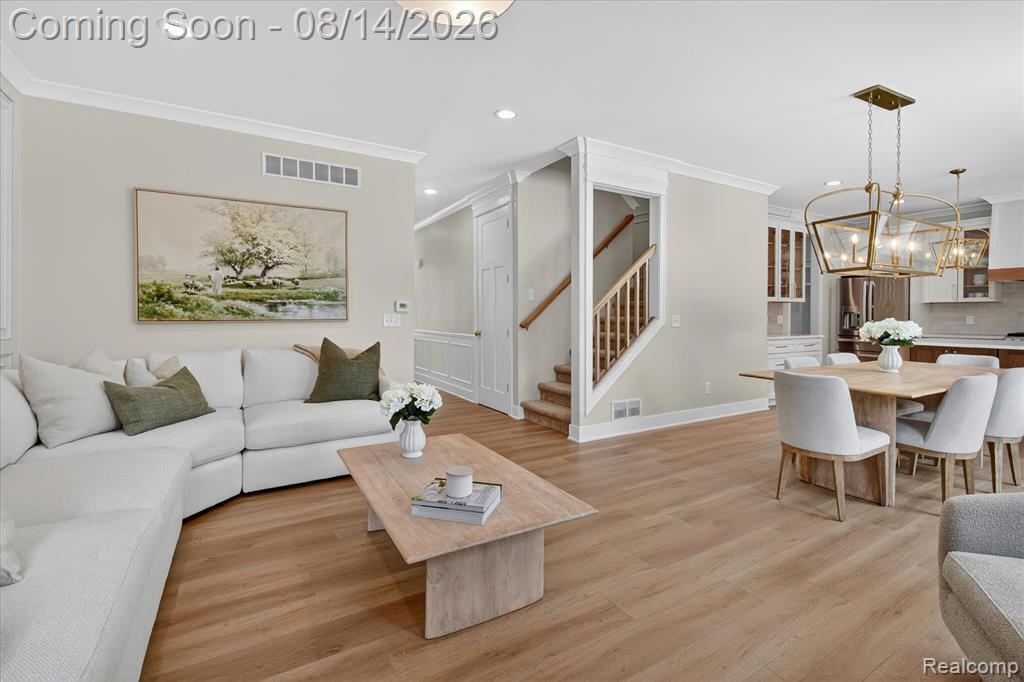 9295 Elmhurst Avenue Property Photo 13
