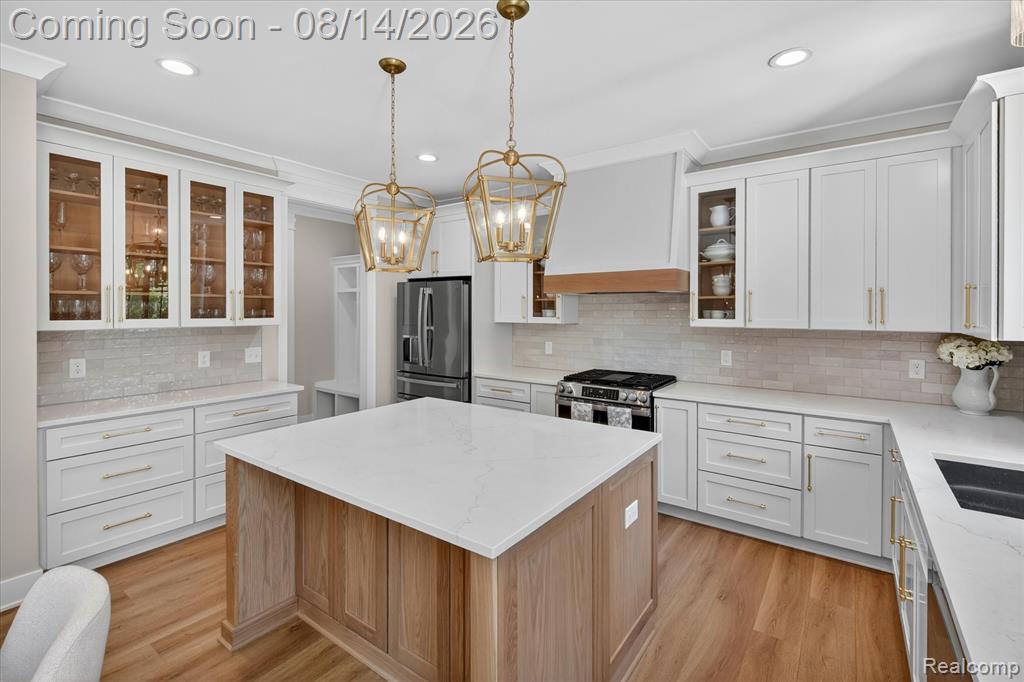 9295 Elmhurst Avenue Property Photo 17