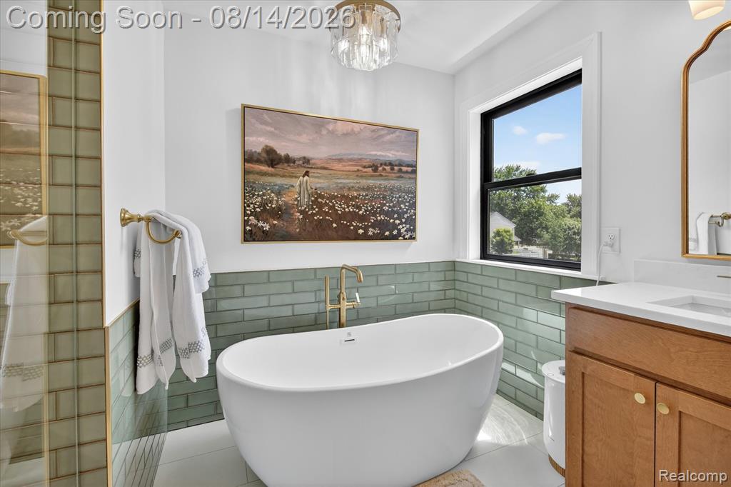 9295 Elmhurst Avenue Property Photo 23