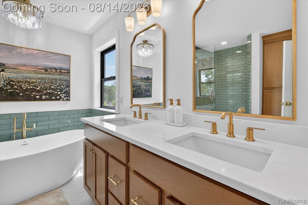9295 Elmhurst Avenue Property Photo 25