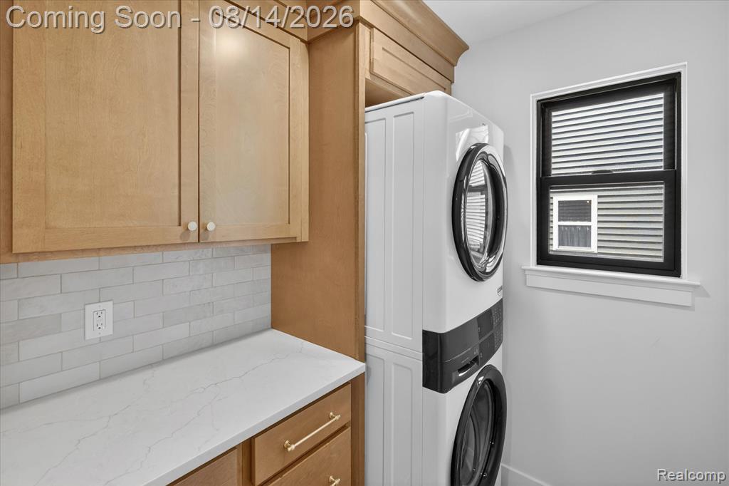 9295 Elmhurst Avenue Property Photo 29