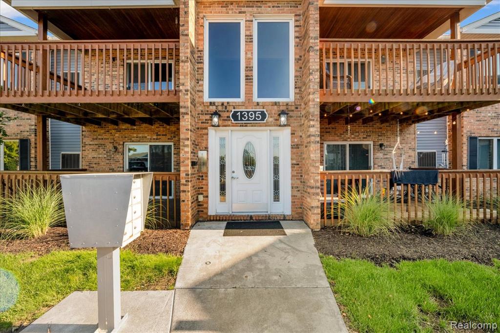 1395 Harbour Boulevard Property Photo 2