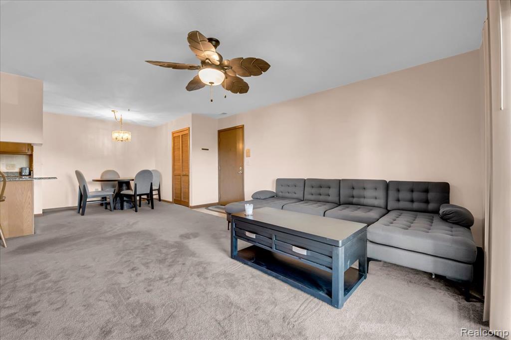 1395 Harbour Boulevard Property Photo 7