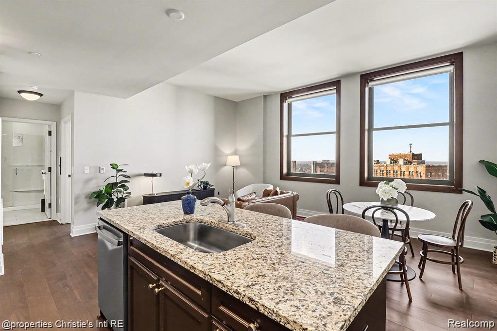 1 Park Avenue Property Photo 16